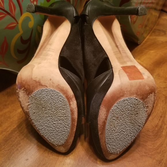 HERVE LEGER BLACK HALIA LEATHER BOOTIE PUMPS....Size - 8 - Picture 4 of 4